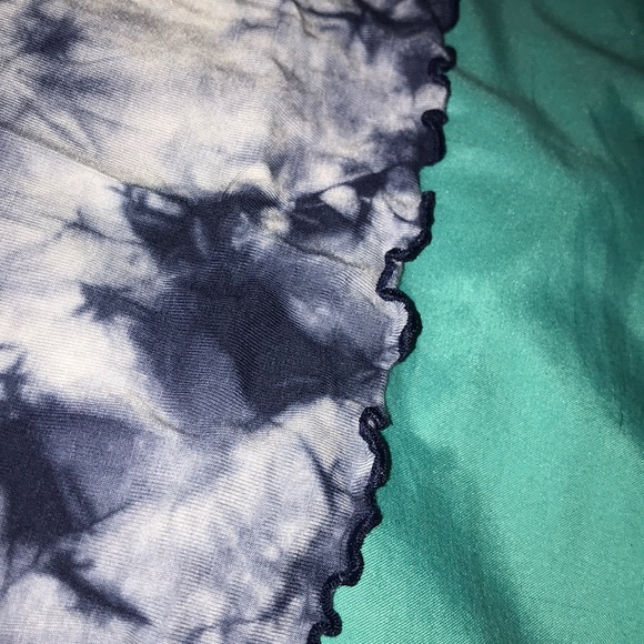 Blue Cloud Tank Top - Picture 3 of 6